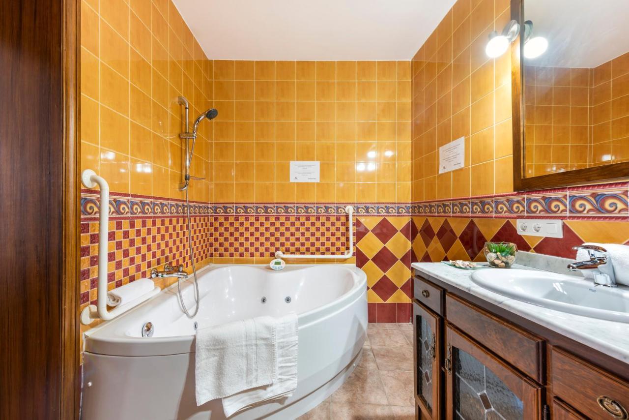 Hsh Suites Triana Siviglia Esterno foto